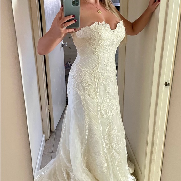 Madi Lane ROMANA Wedding Gown - Picture 6 of 12